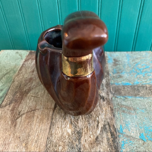 Vintage Shaped Ashtray - Picture 4 of 8